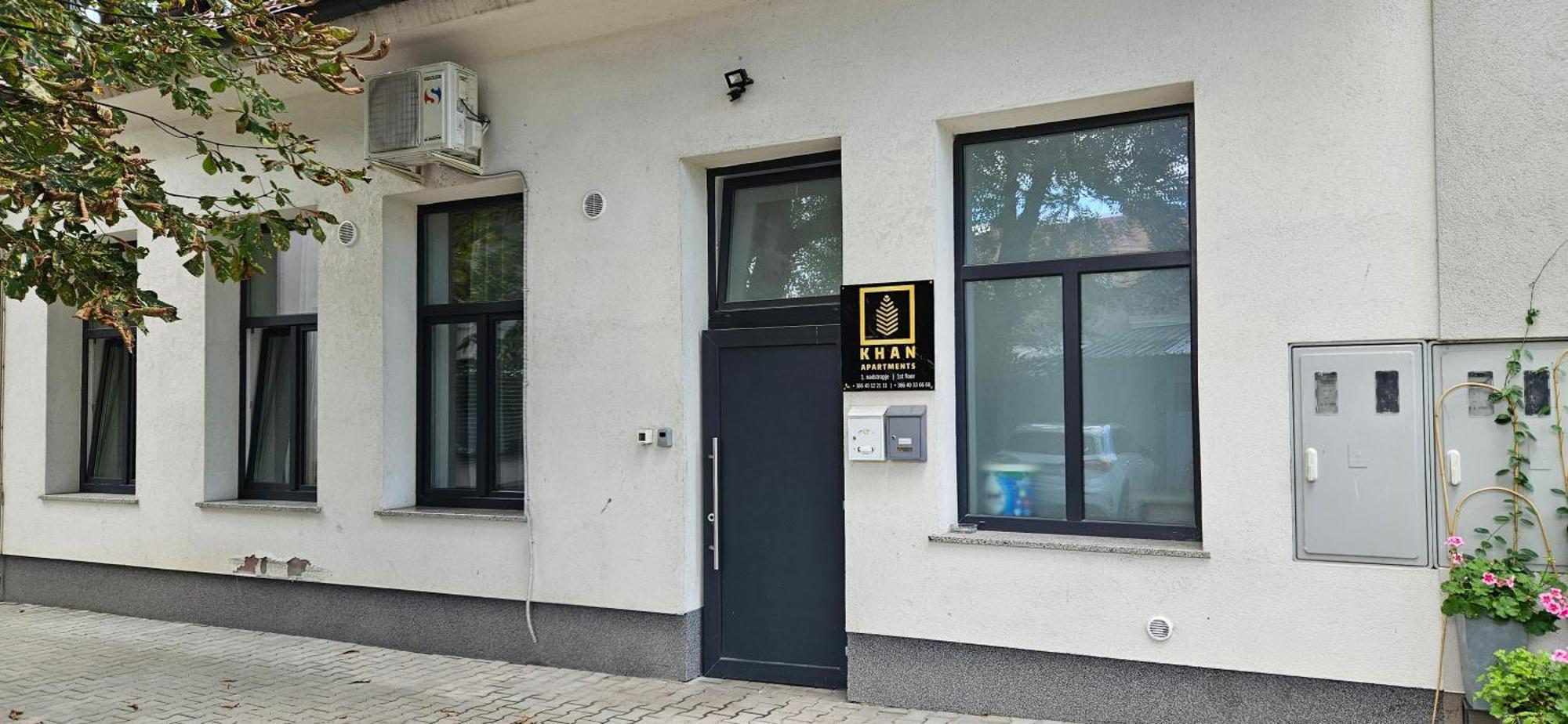 Khan Apartments Lubiana Esterno foto